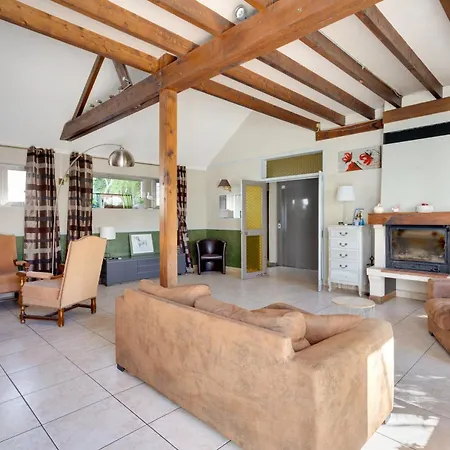 Brit Le Cygne Hotel 3*