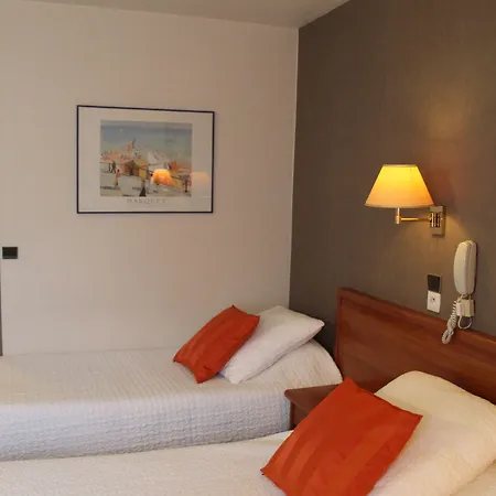 Brit Le Cygne Hotel 3*