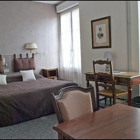 Brit Le Cygne Saint-Hilaire-du-Harcouët