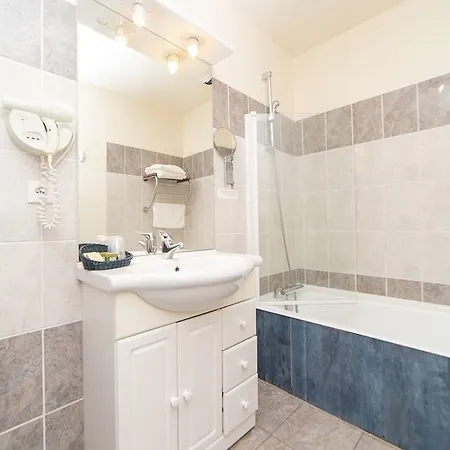 Otel Brit Le Cygne 3*