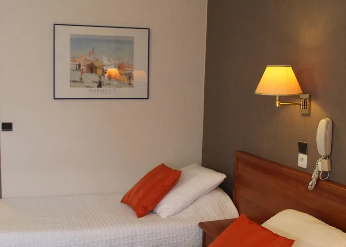 Brit Le Cygne Hotel 3*