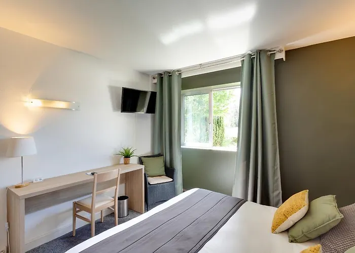 Brit Le Cygne Hotel 3*