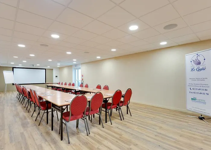 Brit Le Cygne Hotel 3*