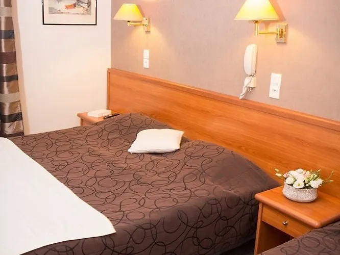 호텔 Brit Le Cygne Saint-Hilaire-du-Harcouët